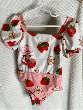 The World of Strawberry Shortcake Print One Piece Swimsuit